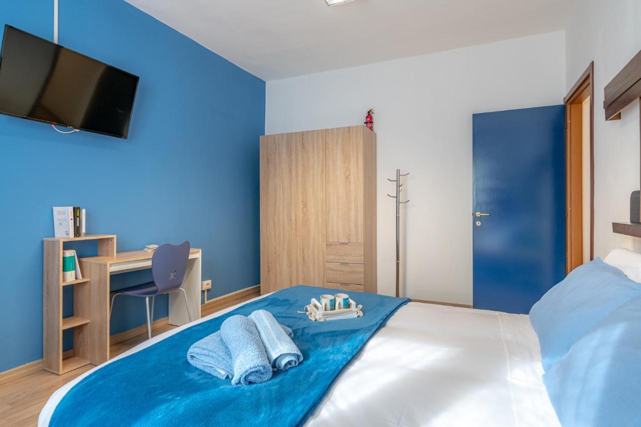 Ferienwohnung Bilocale Blue Relax Erba Exterior foto