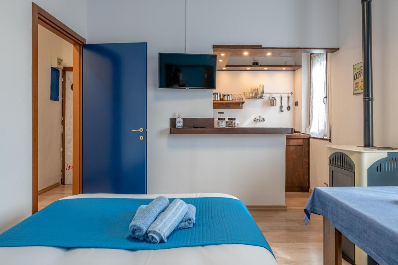 Ferienwohnung Bilocale Blue Relax Erba Exterior foto